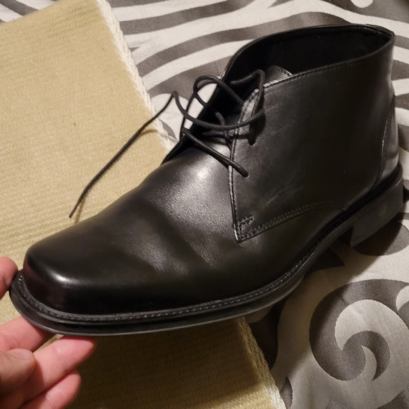 Dress shoes - Picture 2 of 4